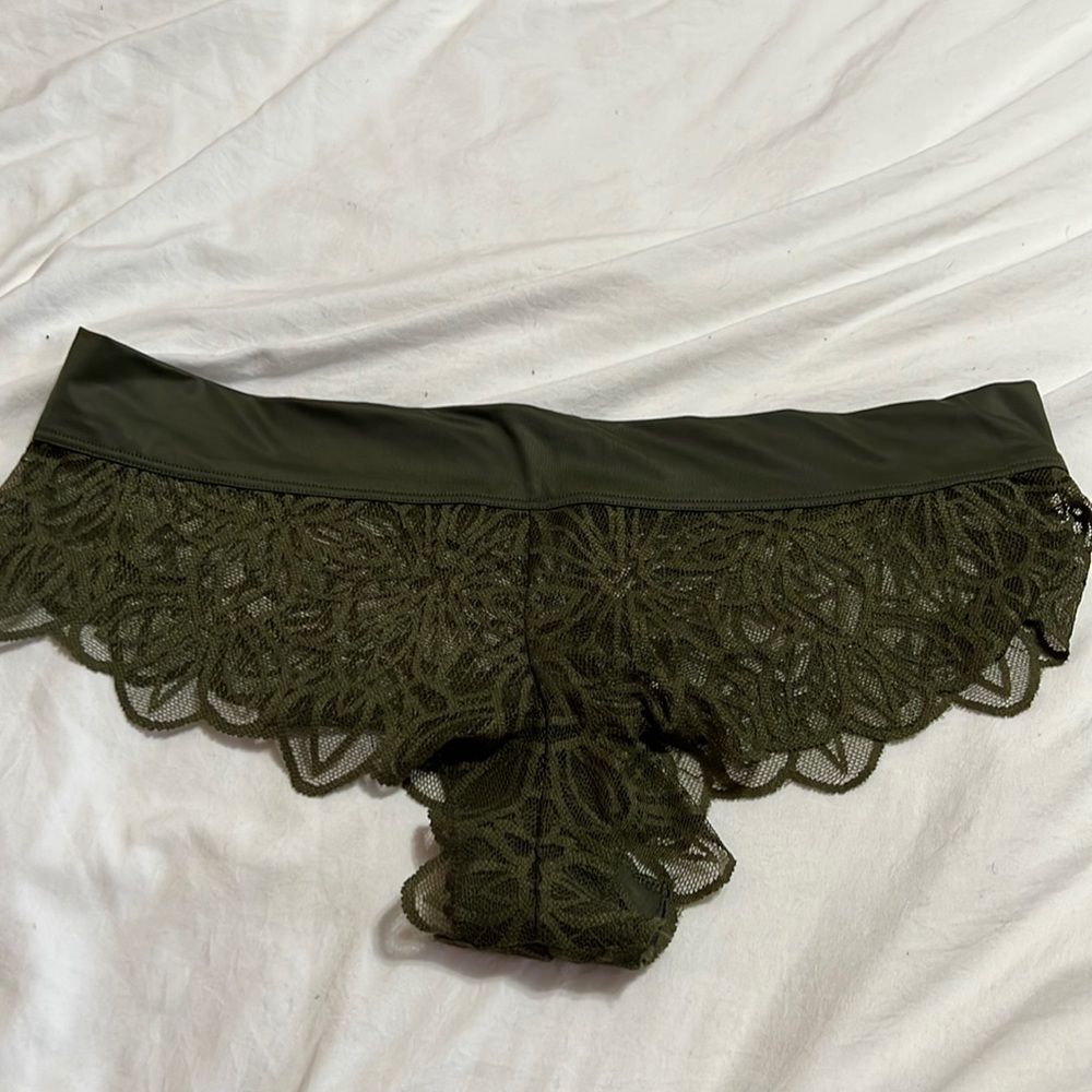 BRAND NEW lacy green Victorias Secret Undies
